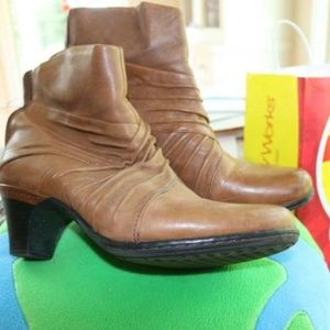 Cobb Hill by New Balance